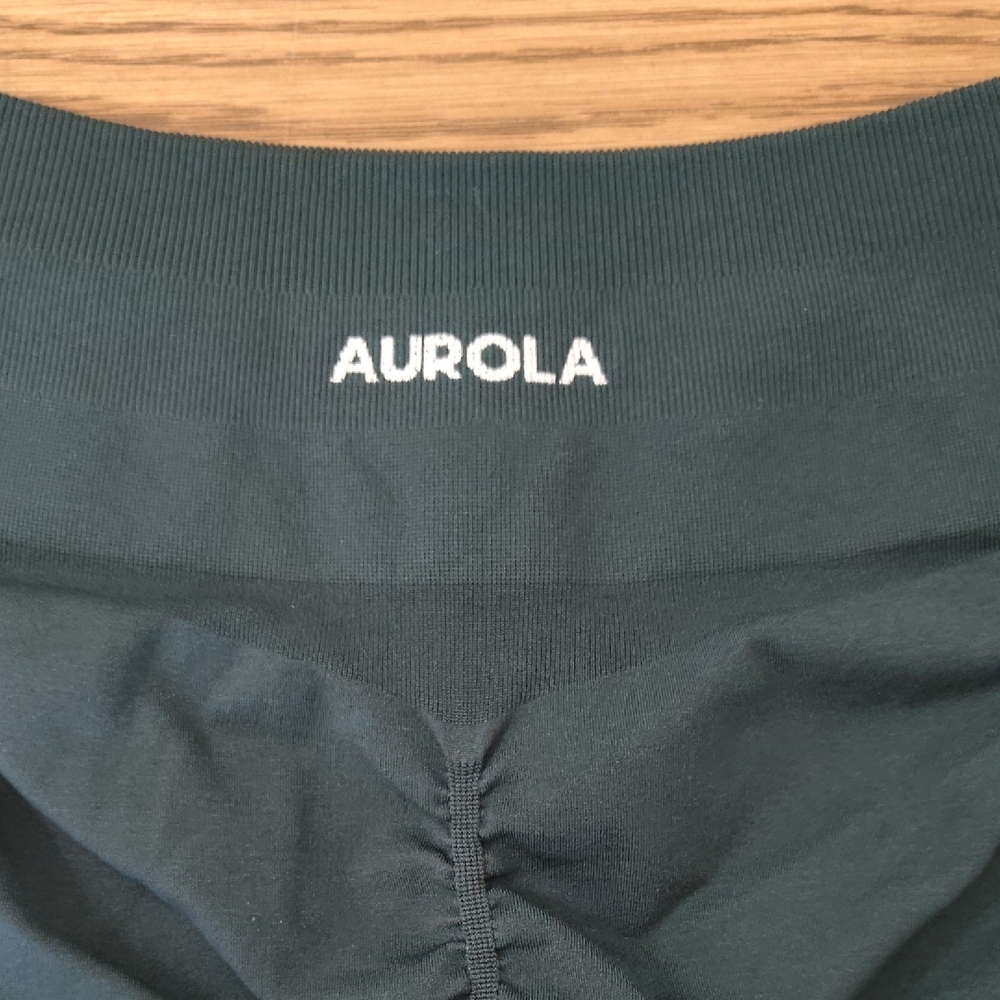 Aurola Women's Black High-Rise Scrunch-Back Bike Shorts with Wide Waistband - Picture 2 of 9